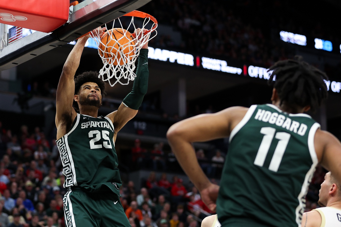 Michigan State's Malik Hall throws down massive dunk.