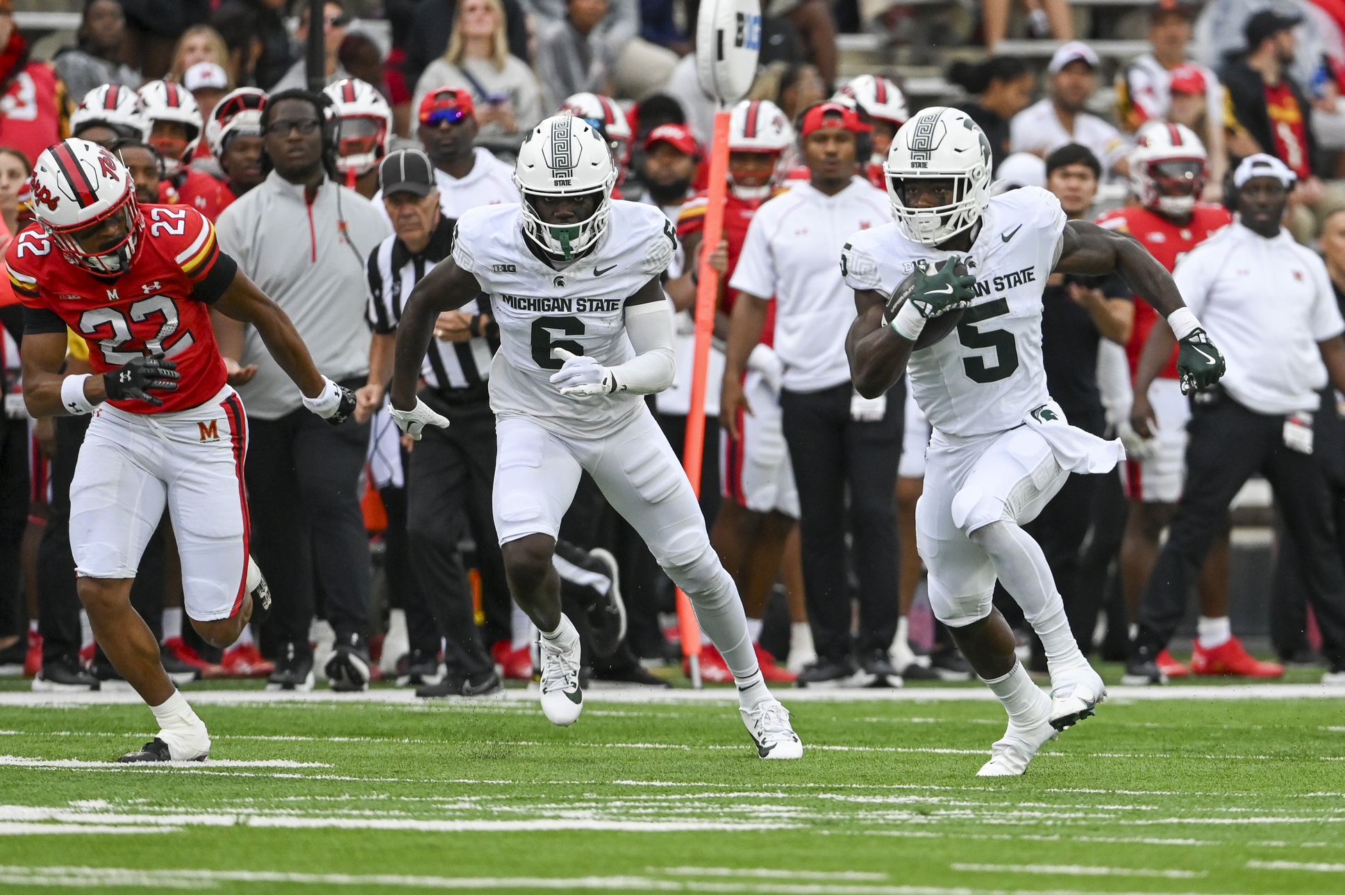 Michigan State football running back Nate Carter carries the ball vs. Maryland.