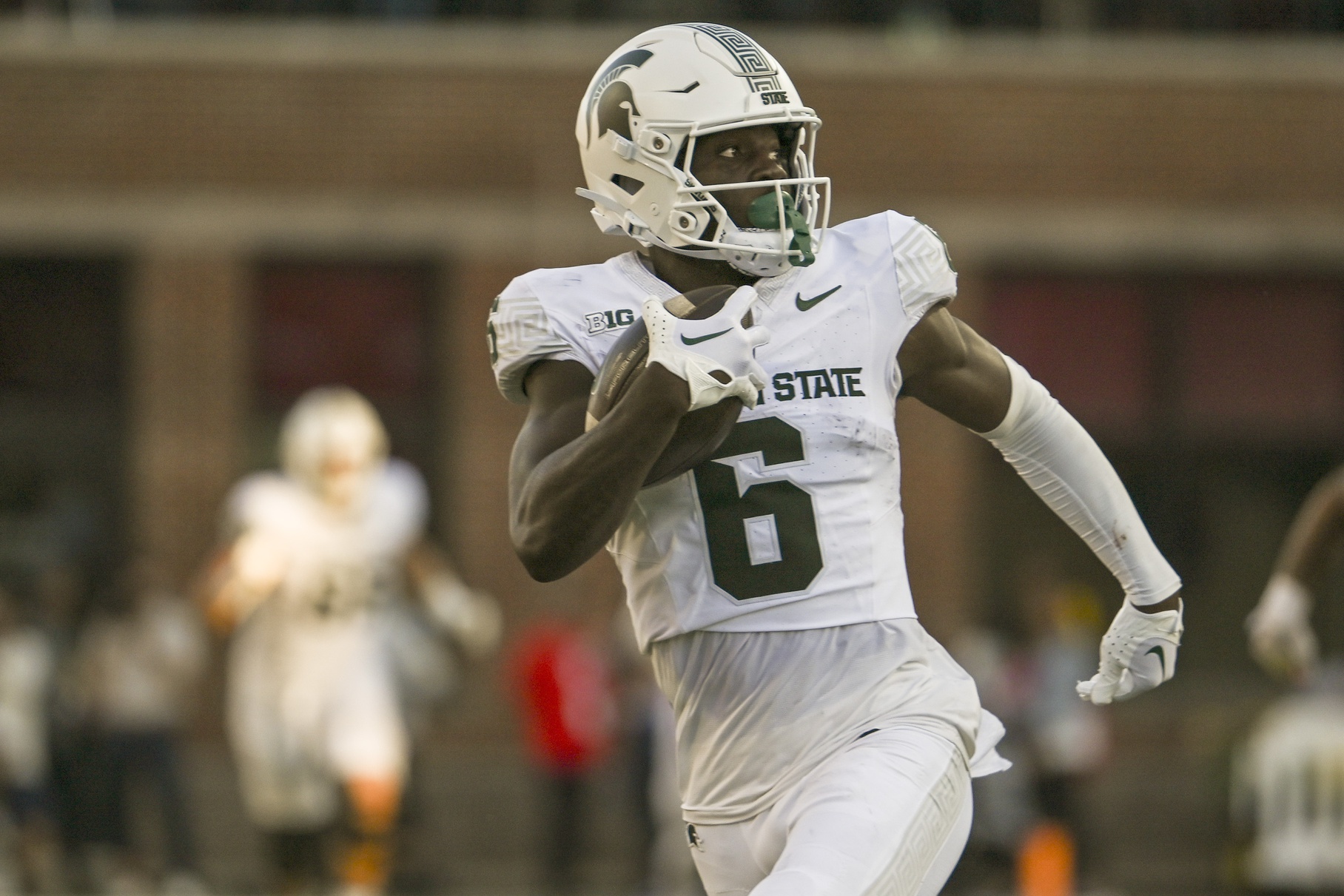 Michigan State football freshman Nick Marsh catches a pass in Week 2.