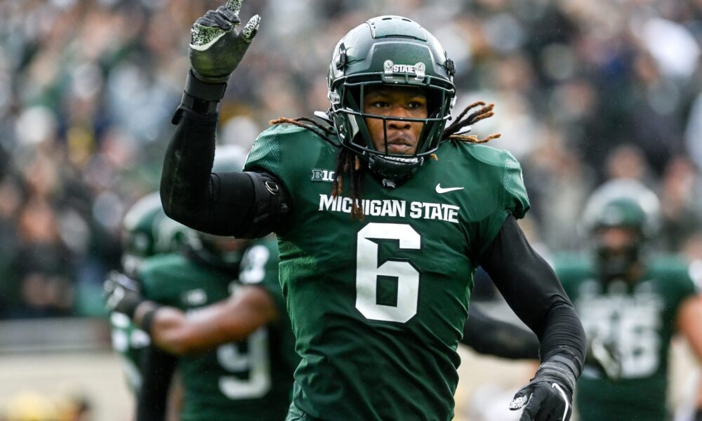 Michigan State football linebacker Quavaris Crouch