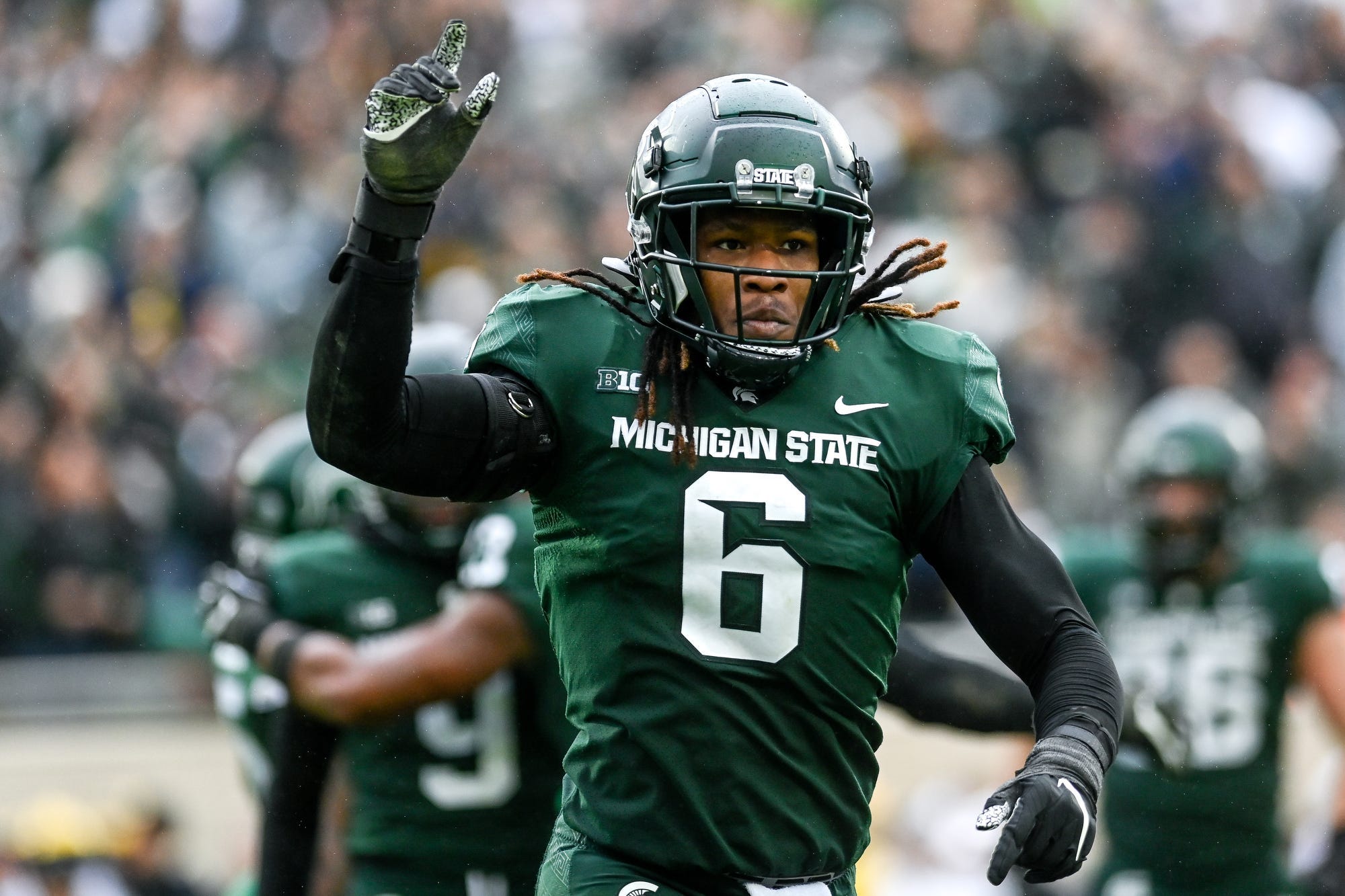 Michigan State football linebacker Quavaris Crouch