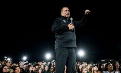 Tom Izzo speaks to the Izzone Campout crowd.