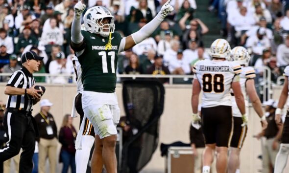 Anelu Lafaele Celebrating Against Western Michigan